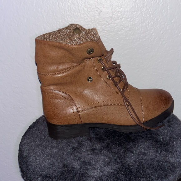 McClintock knitted ankle boots 🤎 - Picture 2 of 4